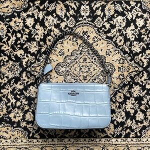 Coach Nolita 19